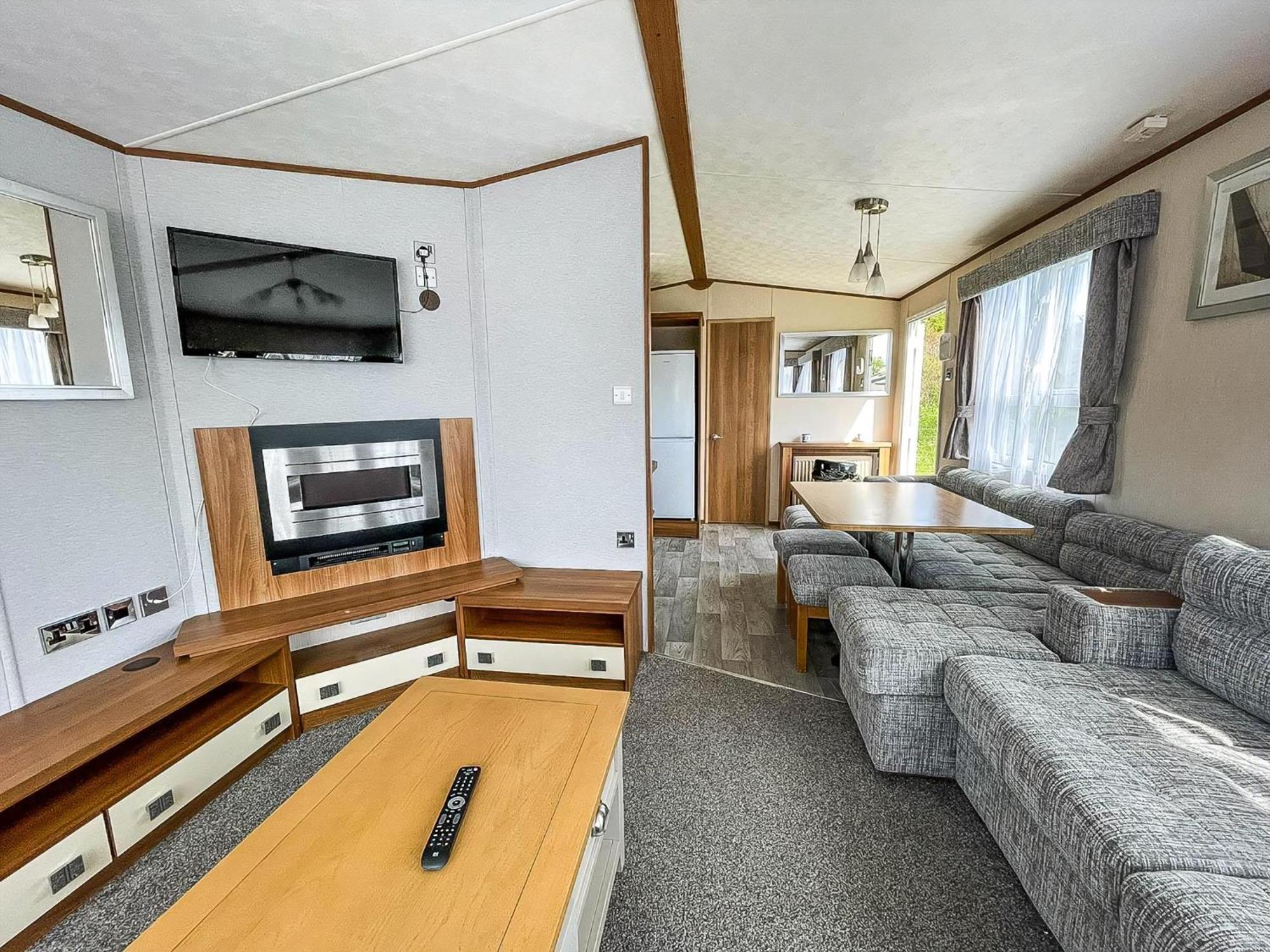Lovely 8 Berth Caravan At Sunnydale In Lincolnshire Ref 35239S Louth  Exterior foto