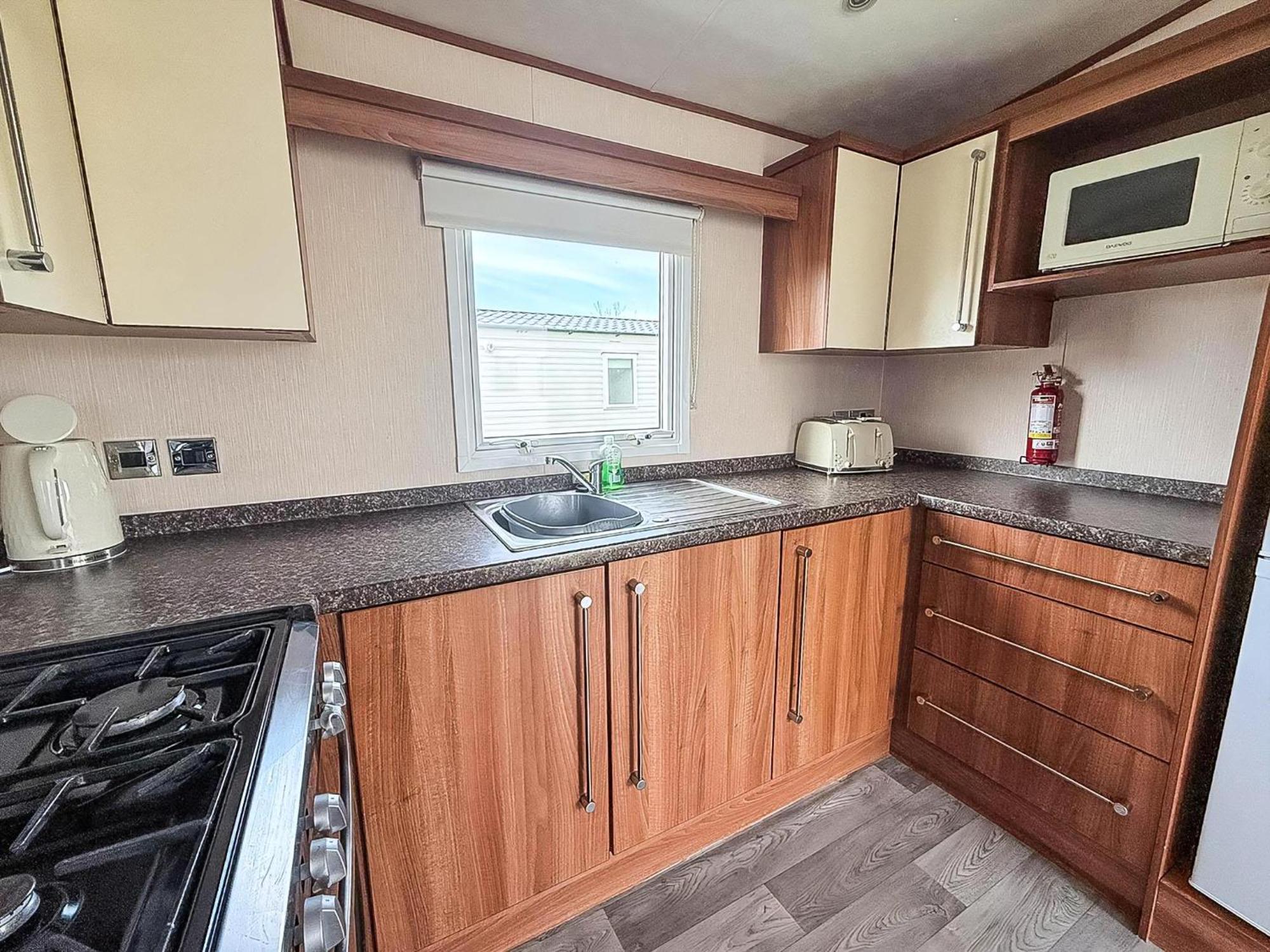 Lovely 8 Berth Caravan At Sunnydale In Lincolnshire Ref 35239S Louth  Exterior foto